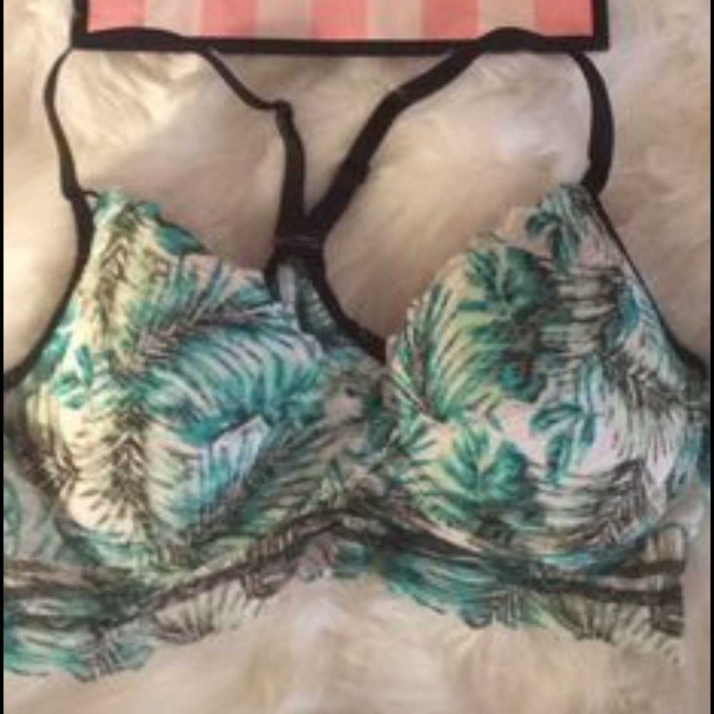 VICTORIAS SECRET LARGE BRA